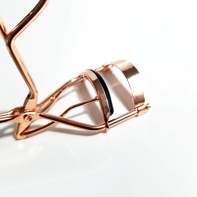 Classic Stainless Steel Eyelash Curler – Professional Lash Tool with Silicone Pad & Ergonomic Handle