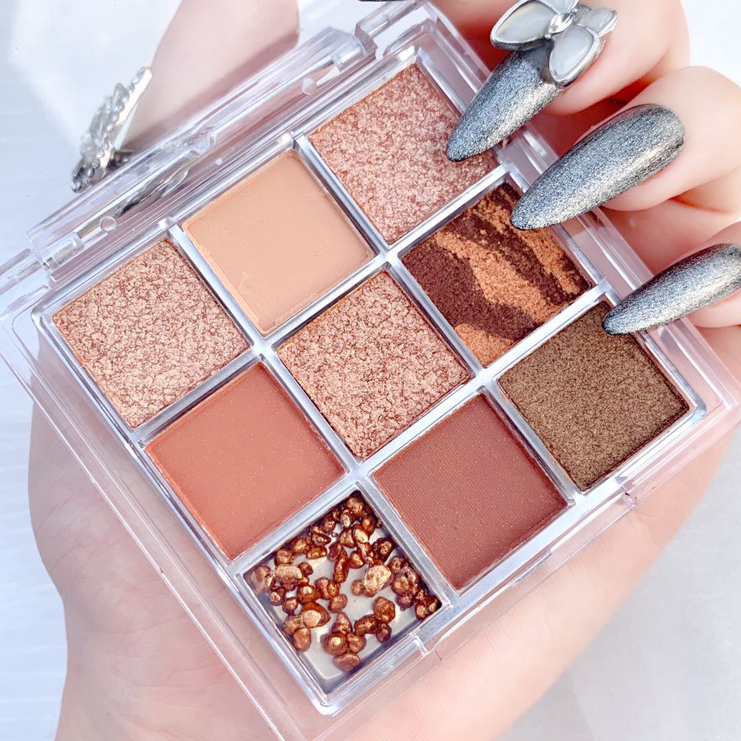 GUER YOUNG 9 Colors Eyeshadow Palette – Matte & Shimmer Glitter Eye Shadow Makeup Set