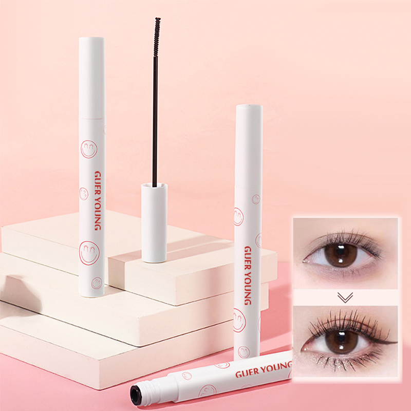 Slim Brush Lengthening Mascara – Defined Lashes & Natural Separation