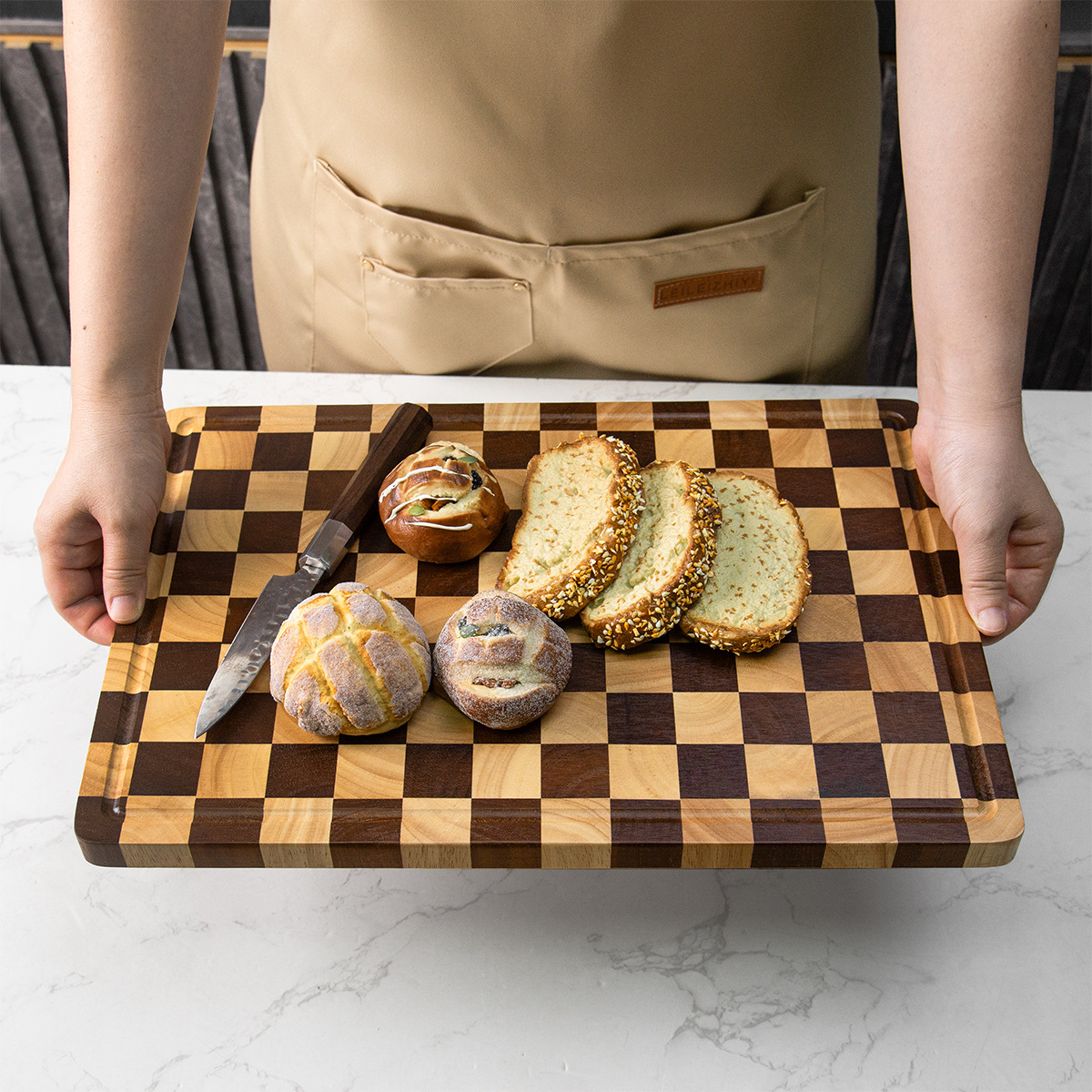 Checkered Rubber Wood Cutting Board