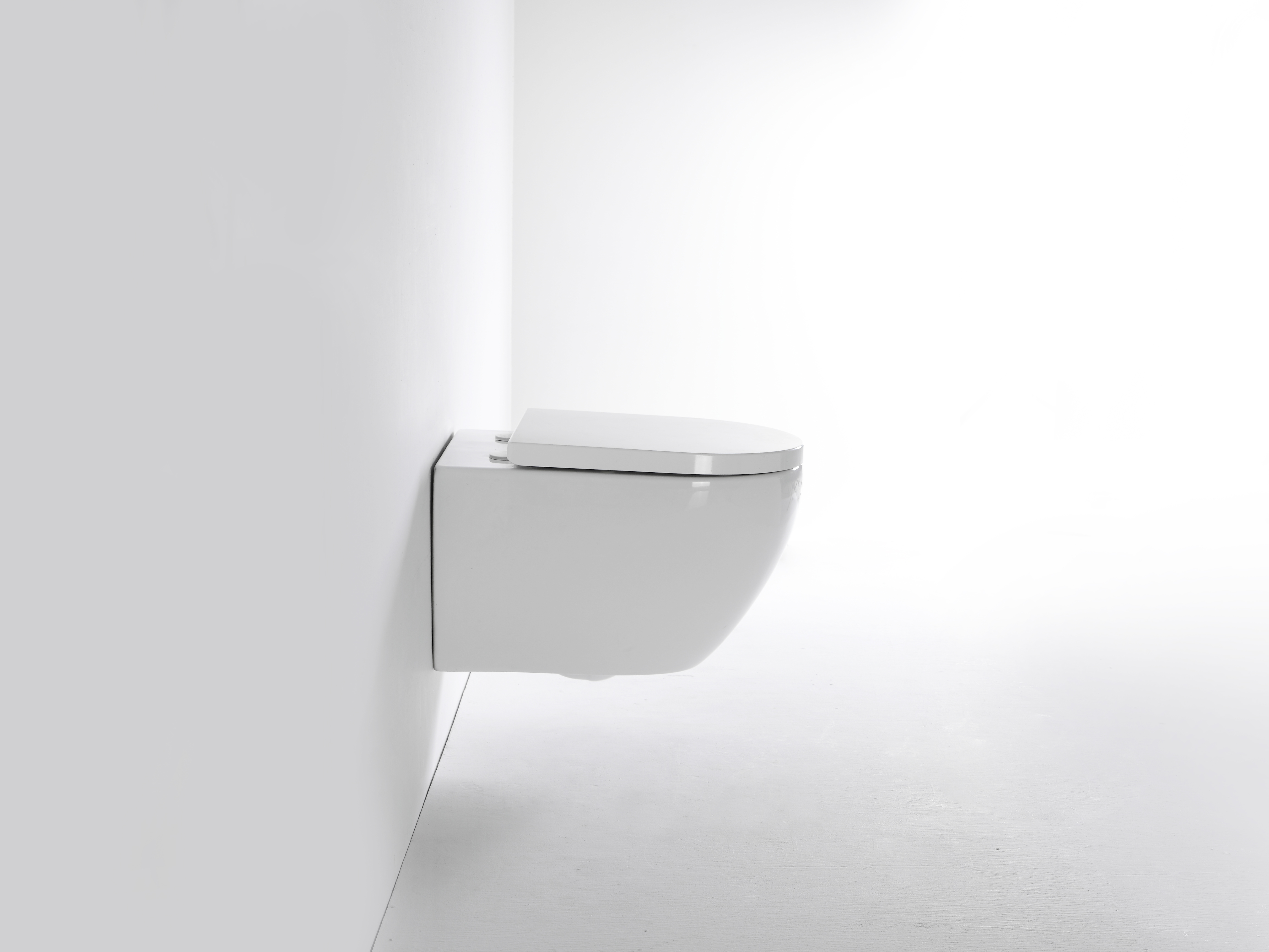 WC Sospeso in Ceramica con Scarico Vortex da 4.5L – Design Moderno Italiano