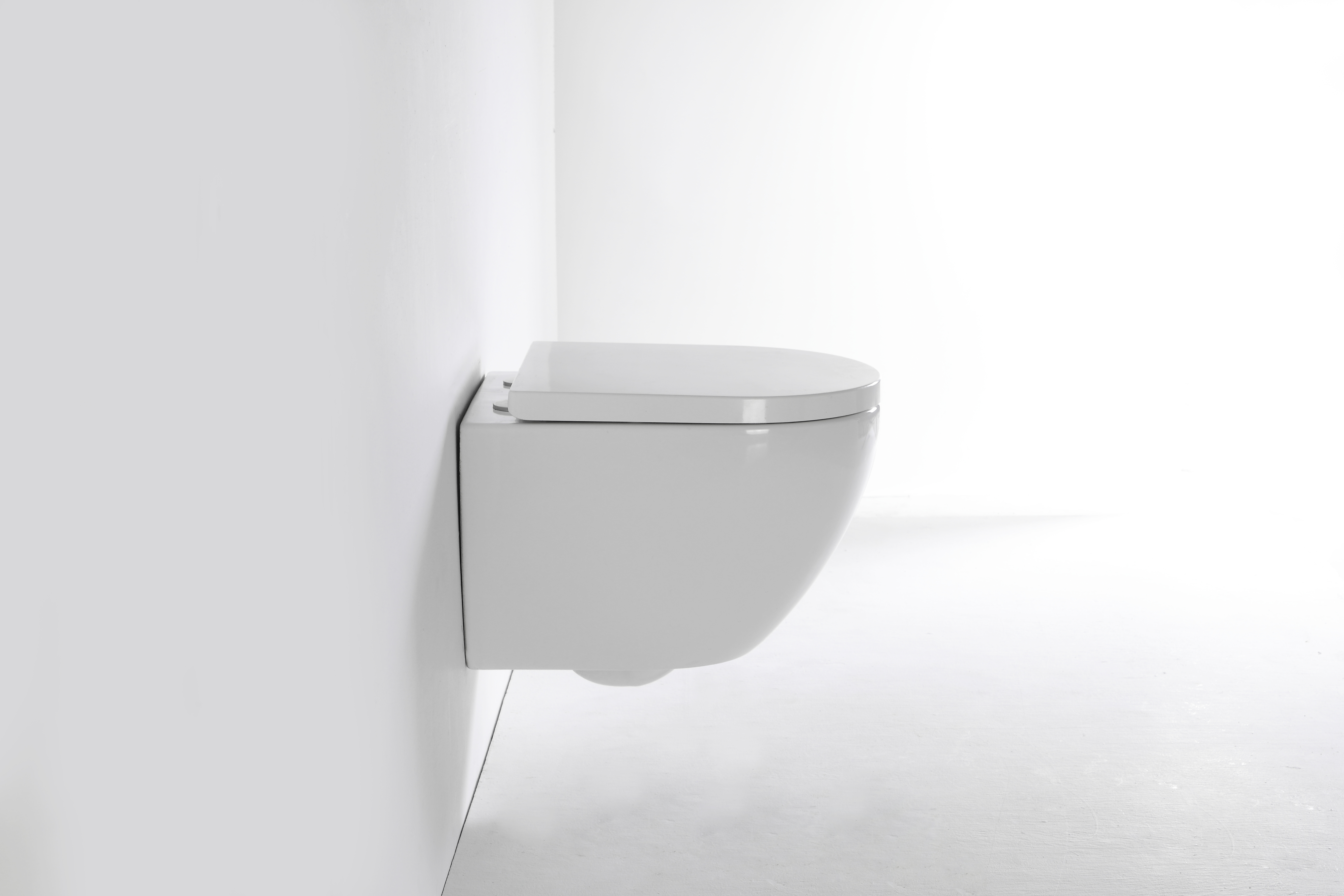 WC Sospeso Modello 2418 con Scarico Vortex da 4.5L – Design Italiano Minimalista
