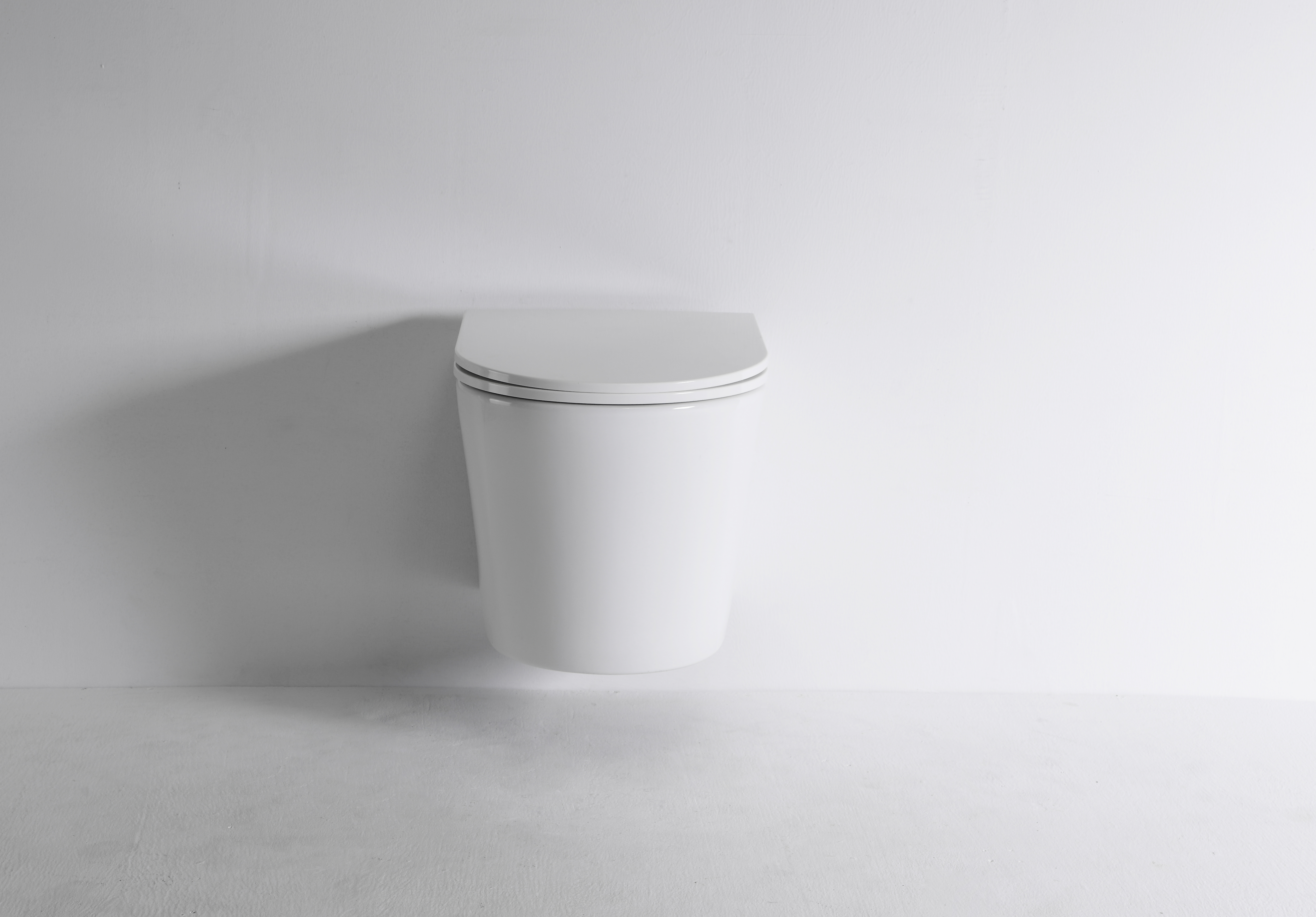 Modern Rimless Wall-Hung Toilet – Space-Saving, Hygienic & Eco-Friendly Design