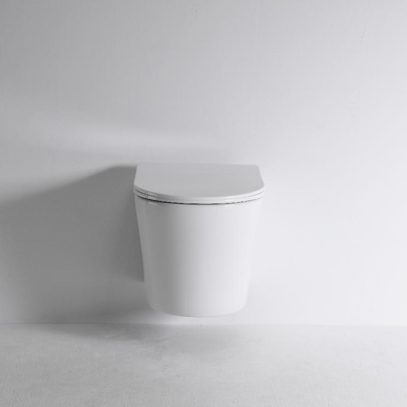Wandhängendes WC BF2442 – Modernes randloses Design mit 180 mm P-Siphon