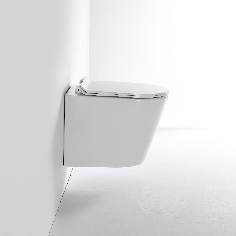 Wandhängendes WC BF2442 – Modernes randloses Design mit 180 mm P-Siphon