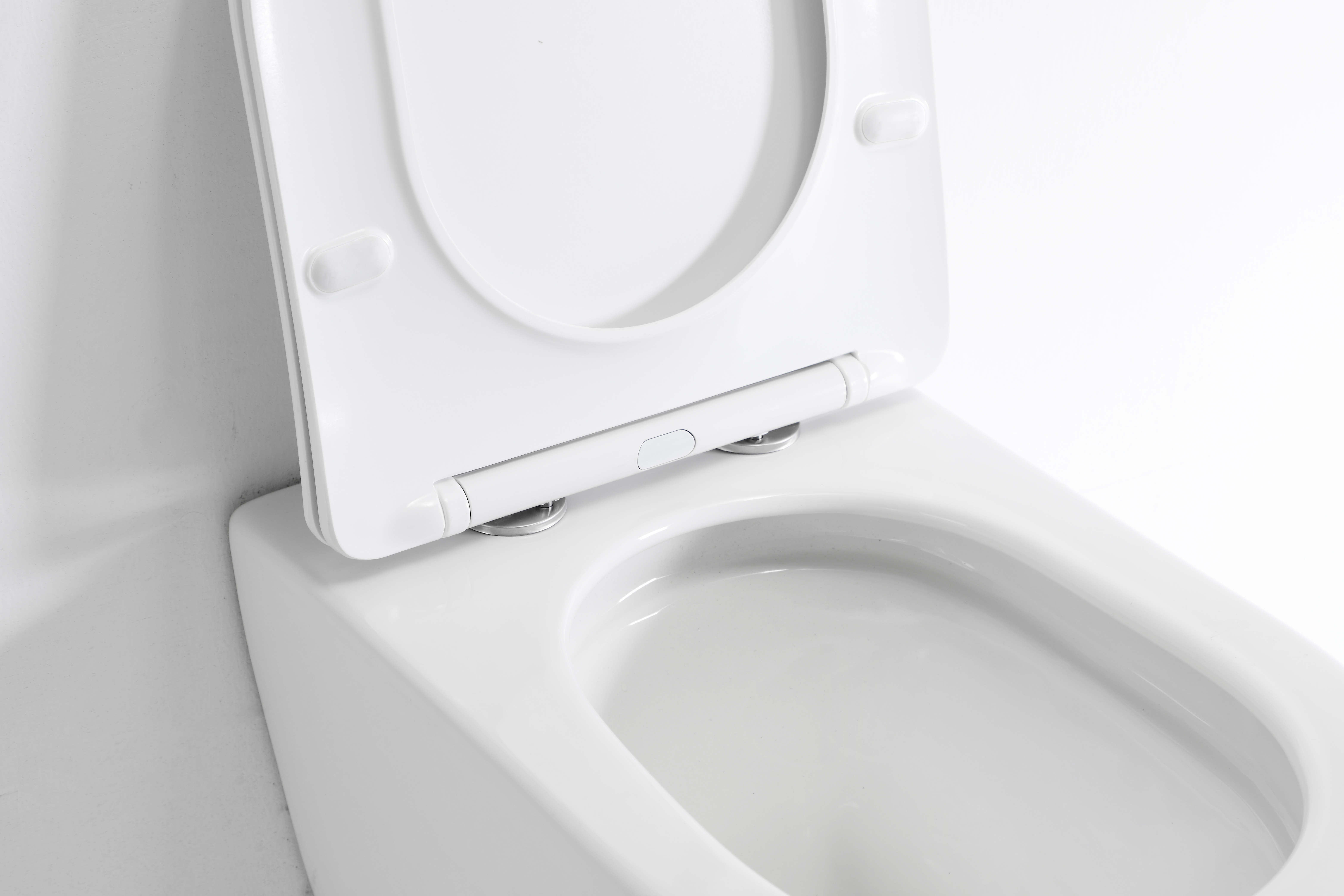 Toilette Suspendue 2462D avec Abattant à Fermeture Douce – Design Compact Moderne