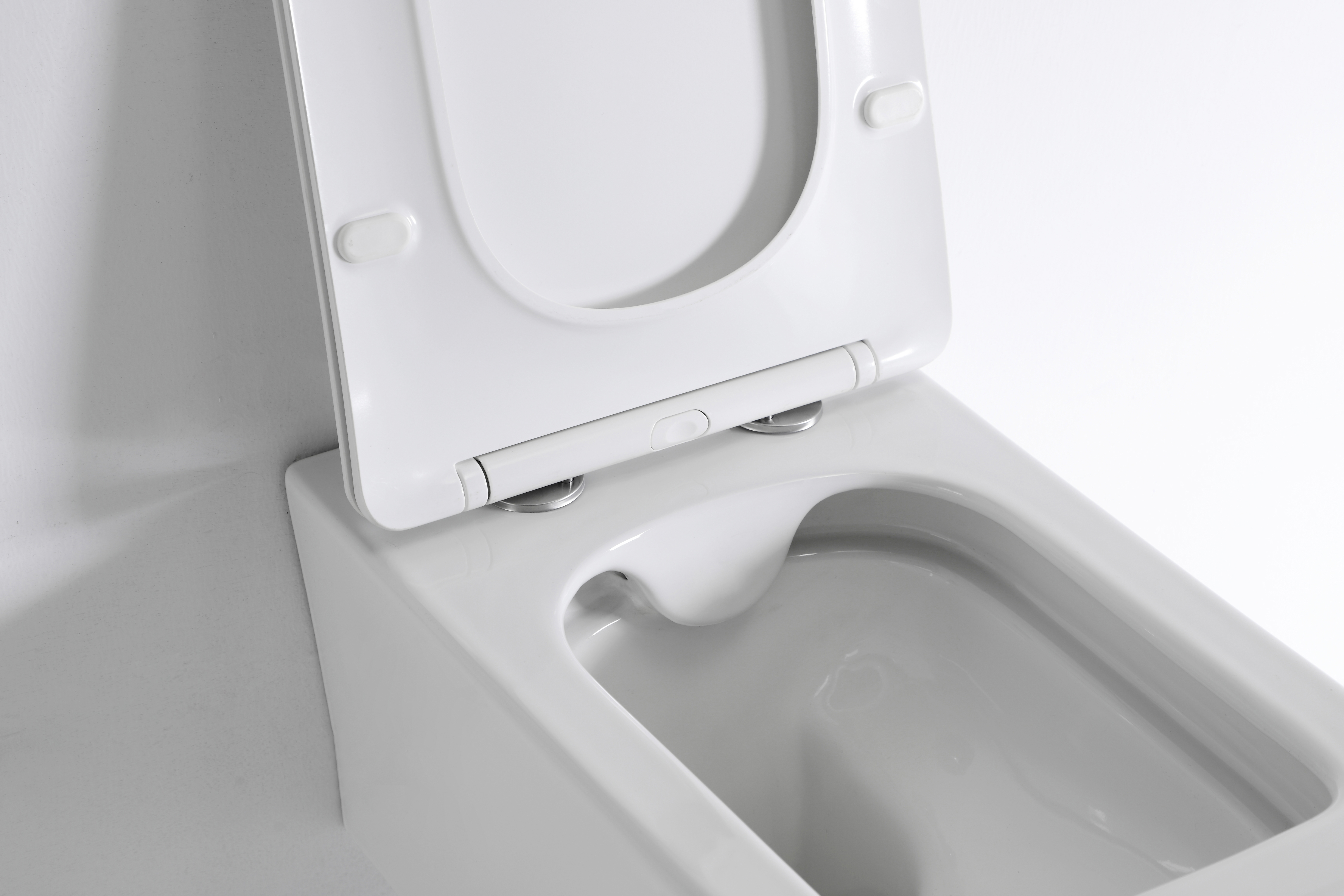 Wandhängendes WC 2467D – Modernes, Platzsparendes Design mit Leiser Spülung