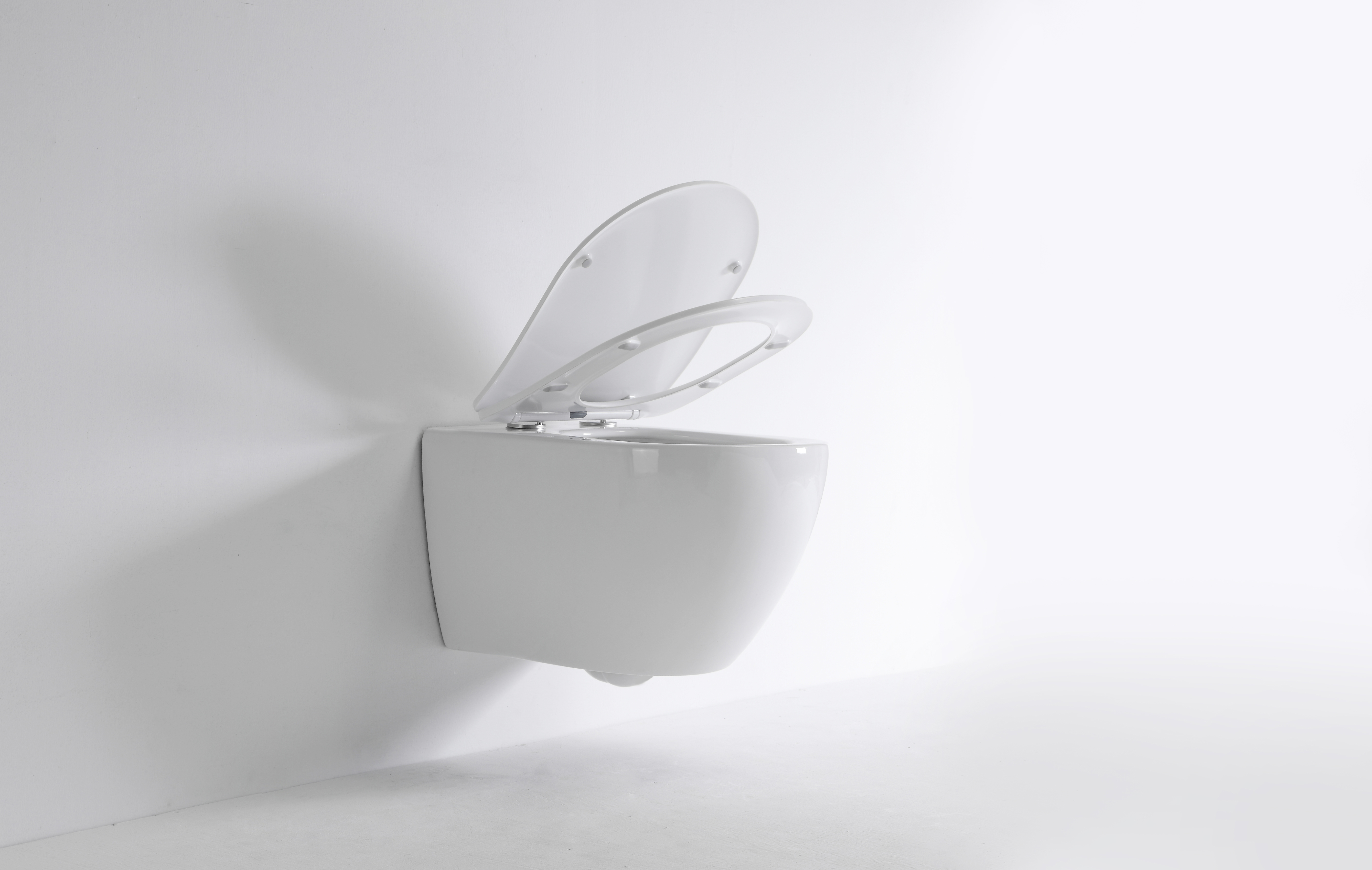 WC Sospeso in Ceramica con Scarico Vortex da 4.5L – Design Moderno Italiano