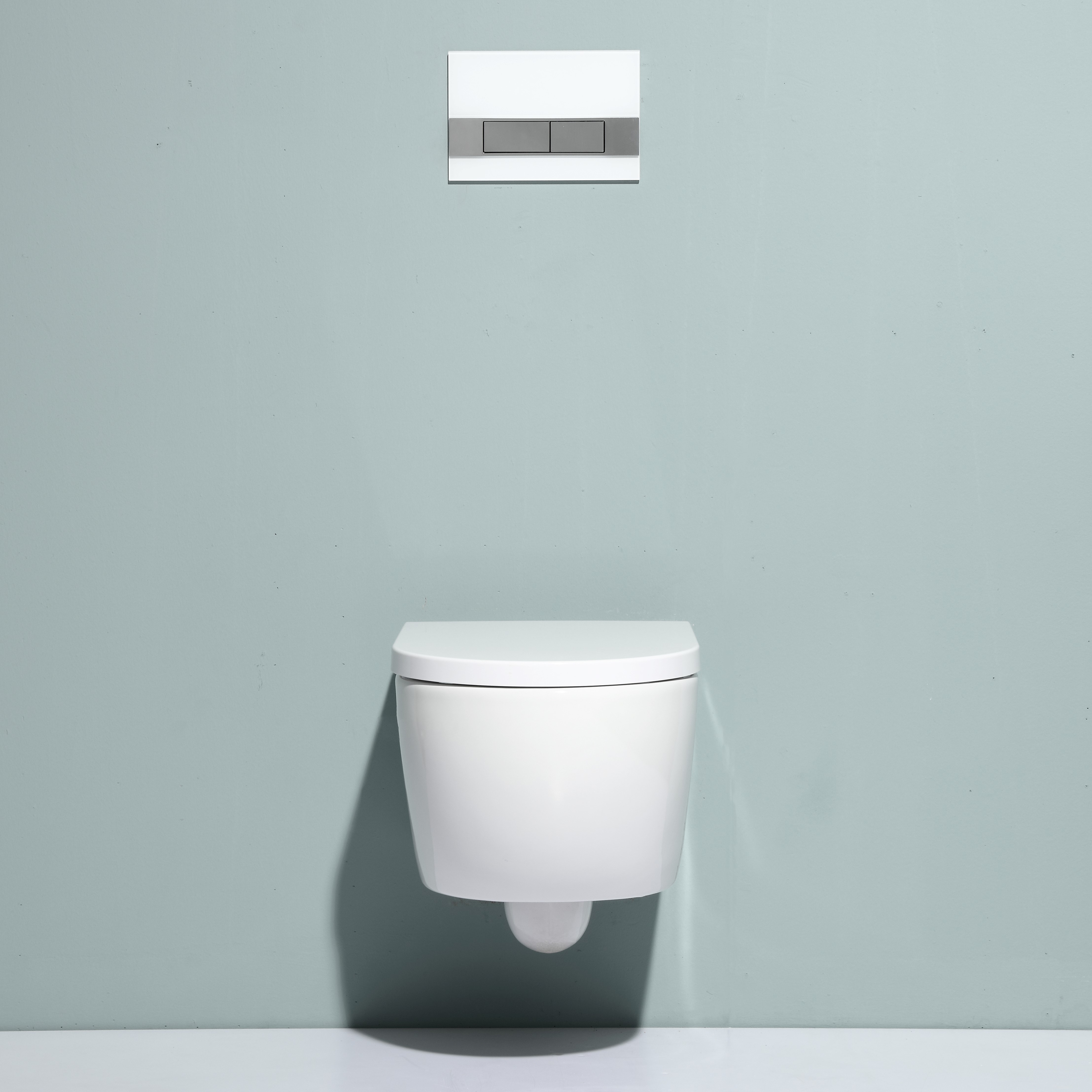 Inodoro Suspendido 2468 con Diseño Redondeado y Doble Descarga Silenciosa