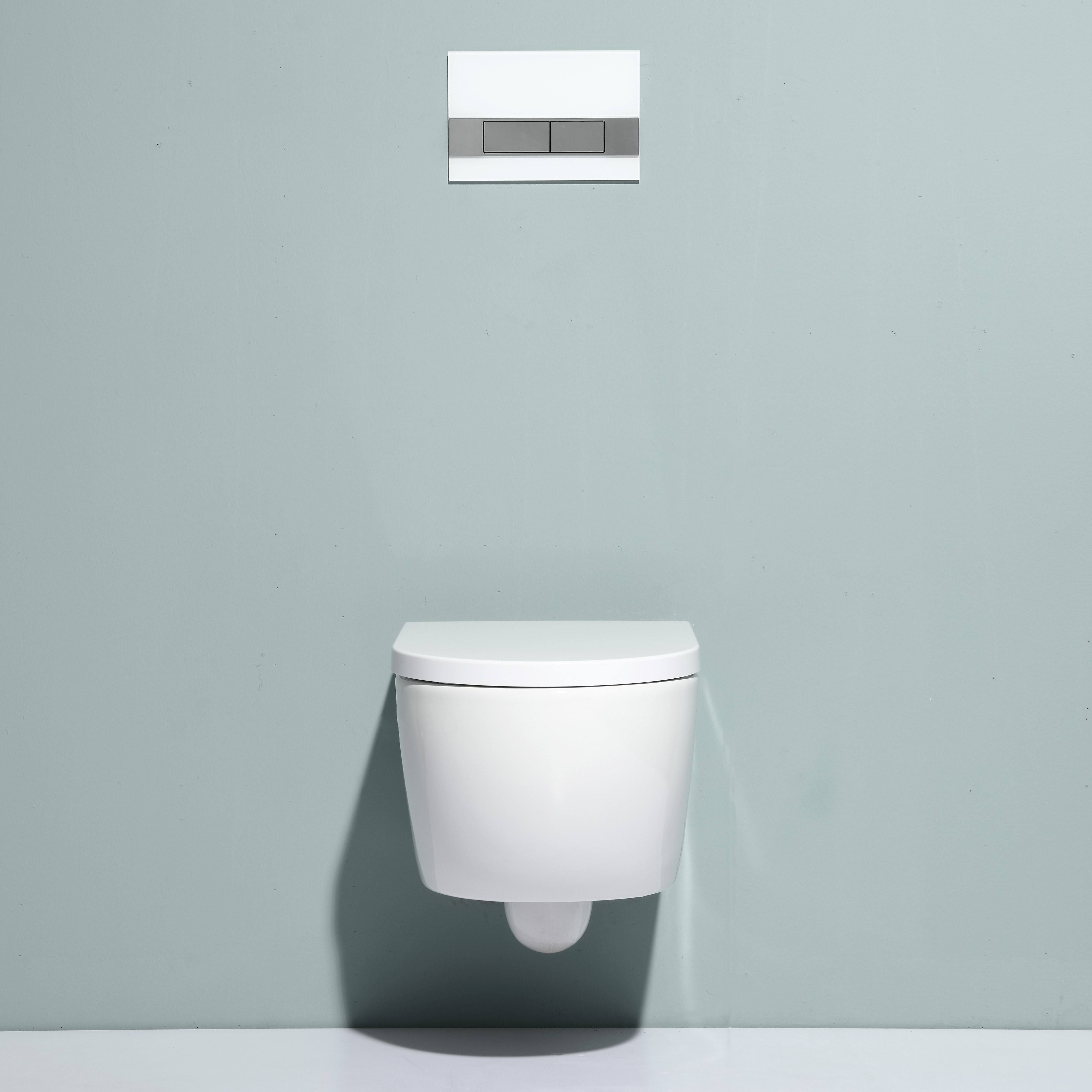 Rimless Wall Hung Toilet BF2468 Ceramic WC 540×360×350mm Nano Coating UF Seat