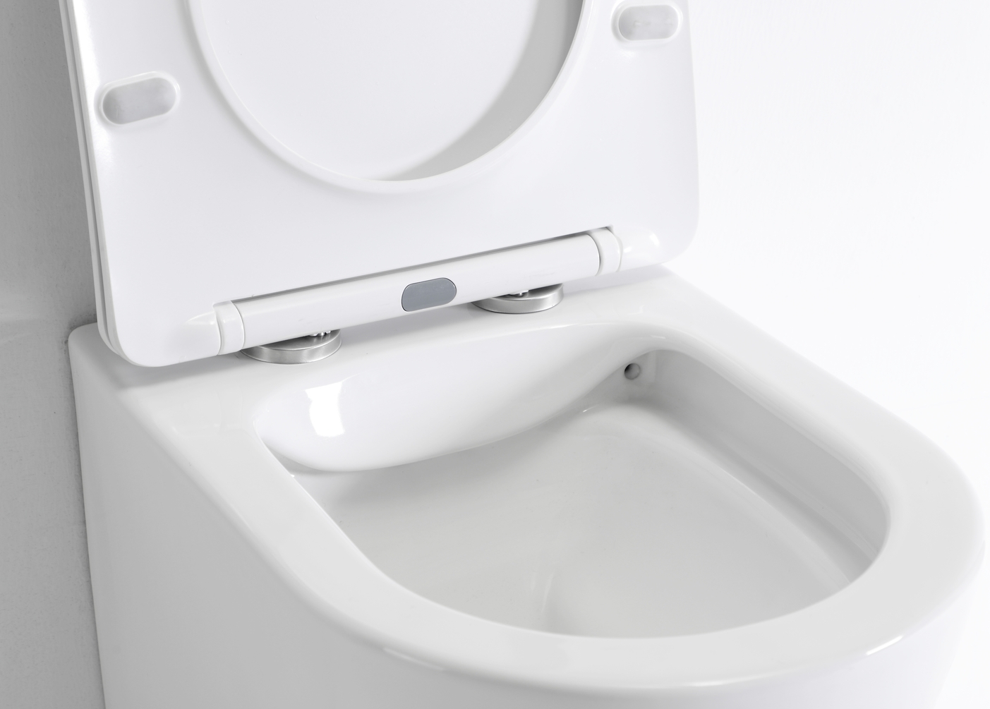 BF2422E Rimless Wall Hung Toilet Ceramic WC with Soft Close UF Seat