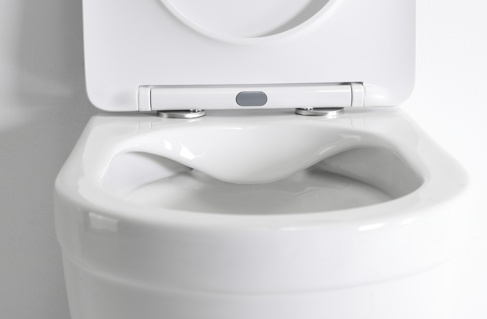 Rimless Wall Hung Toilet BF2442D Ceramic WC 520×355×365mm Nano Coating UF Seat