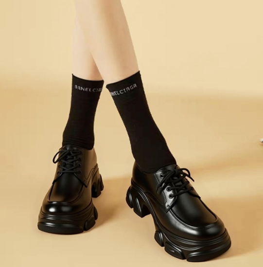 2025 New Women's Black Leather Loafers British Style Thick-Soled Casual Shoes with Fashionable Lace-Up Design