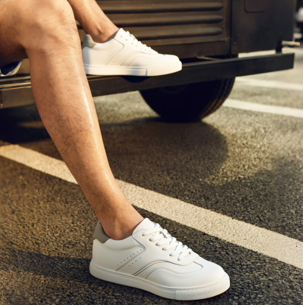 2025 New Men's White Casual Sneakers Korean Style Sports Shoes Trendy  Lace-Up for Spring Summer Skateboarding Shoes