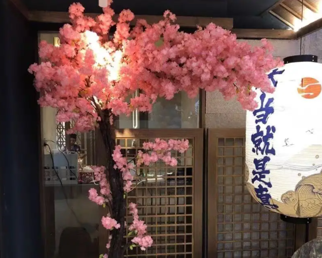 How to decorate the cherry blossom roof of the hotel?