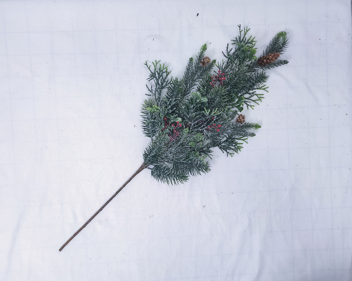 Zhenbao pine, crape myrtle leaves, Korean cypress imitation Christmas branches