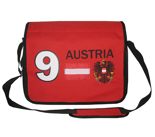 AU003