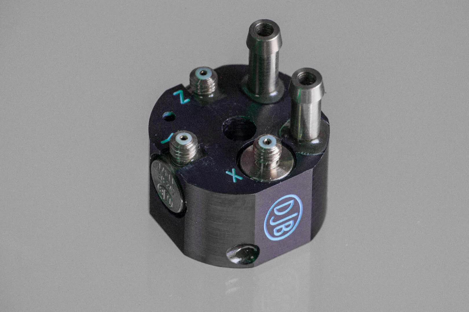 水冷三轴压电 A/33, A/33-1