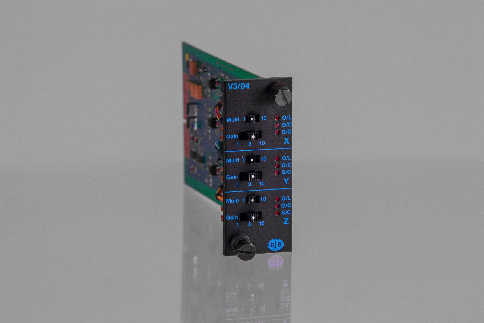 3 通道电压源放大器 V3/04 3 通道电压源放大器 V3/04