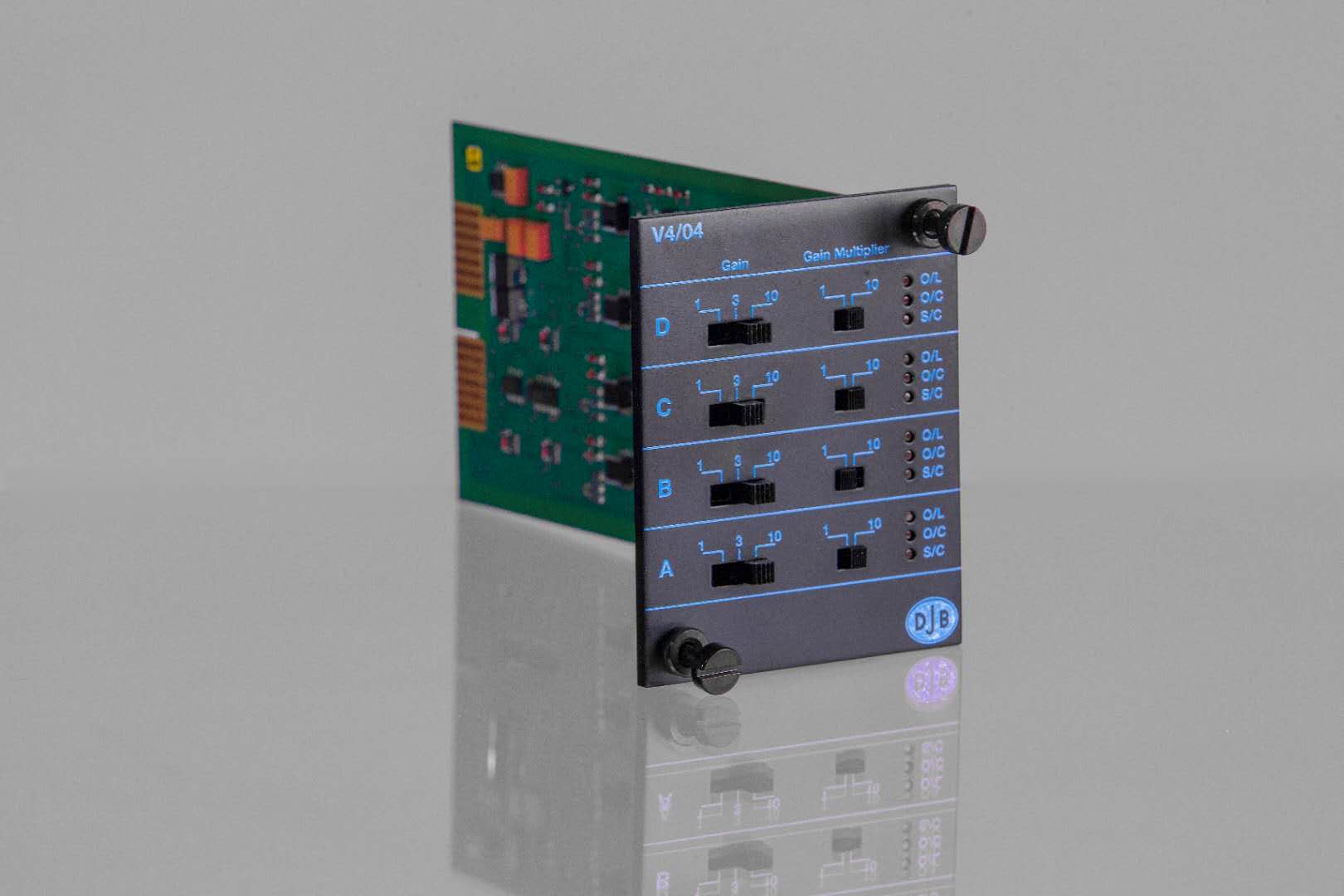 4 通道电压源放大器 V4/04