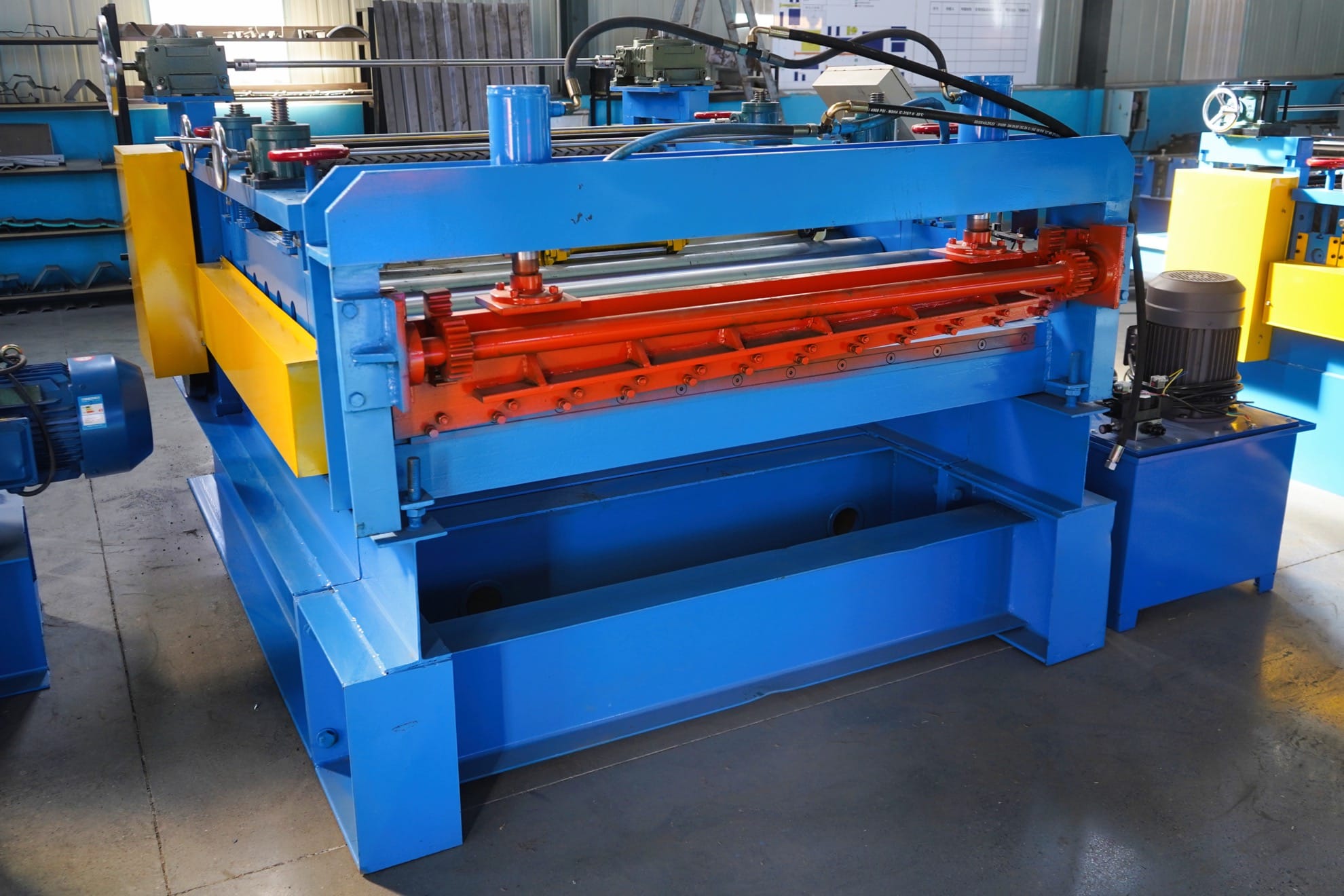 Embossing And Cutting Roll Forming Machine