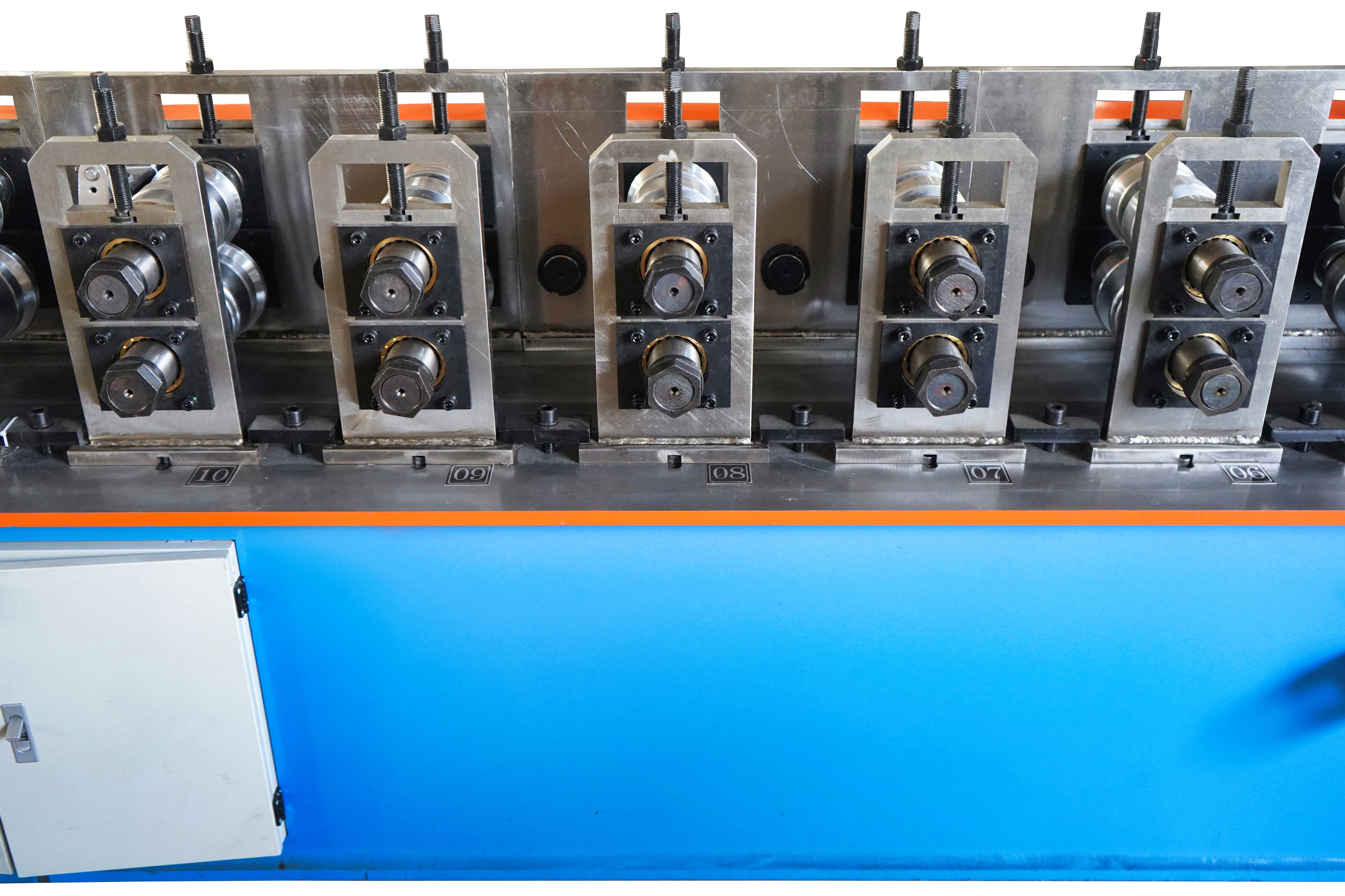 Keel Roll Forming Machine With Cutting Head