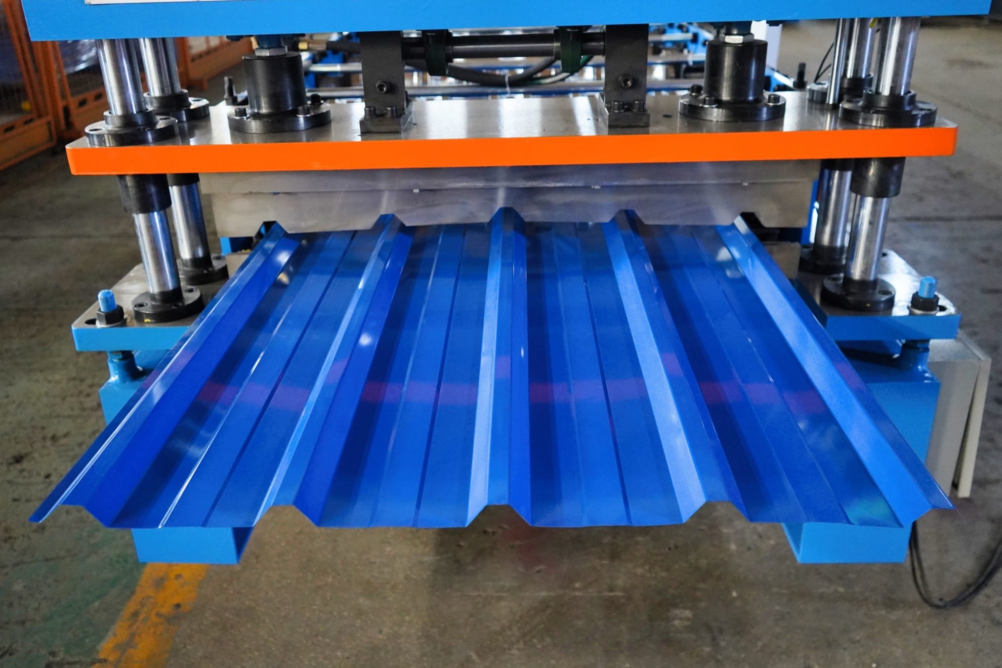 Industrial Trapezoidal Roof Panel Roll Forming Machine with PLC Automation