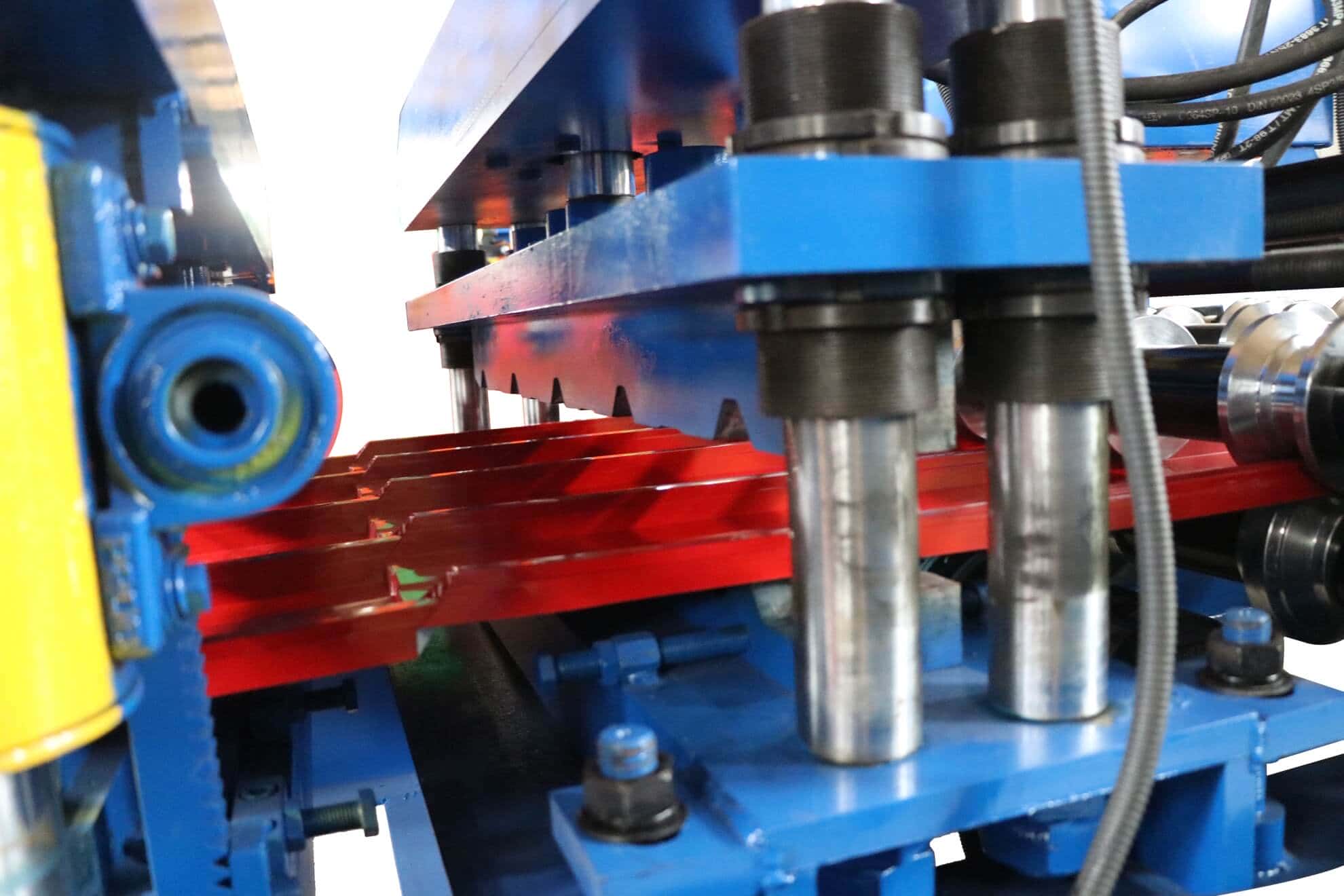 Red Tile Profile Glazed Roll Forming Machine with Hydraulic Cutting