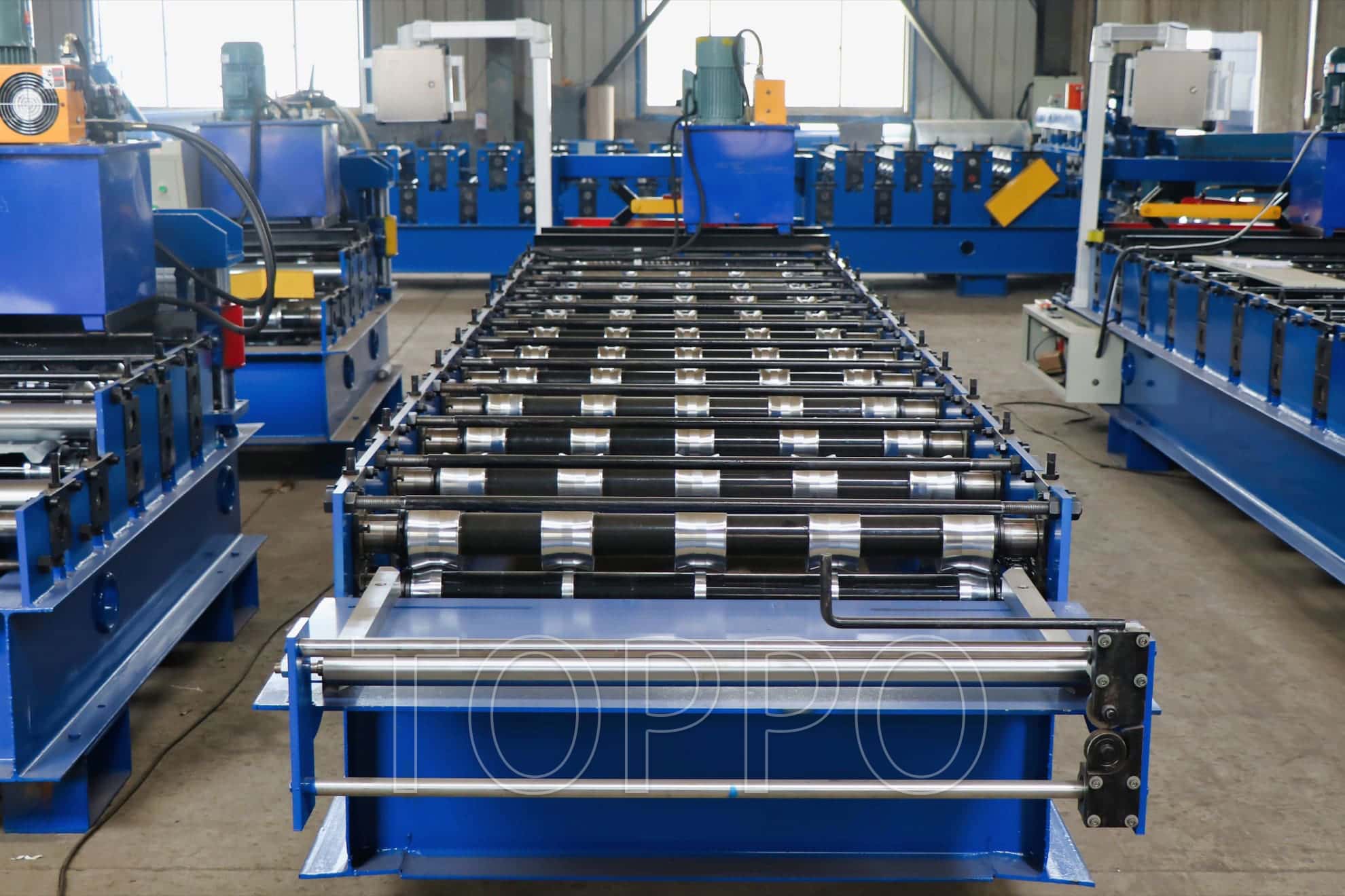High-Efficiency Trapezoidal Roof Roll Forming Machine with Hydraulic Cutting and PLC Control
