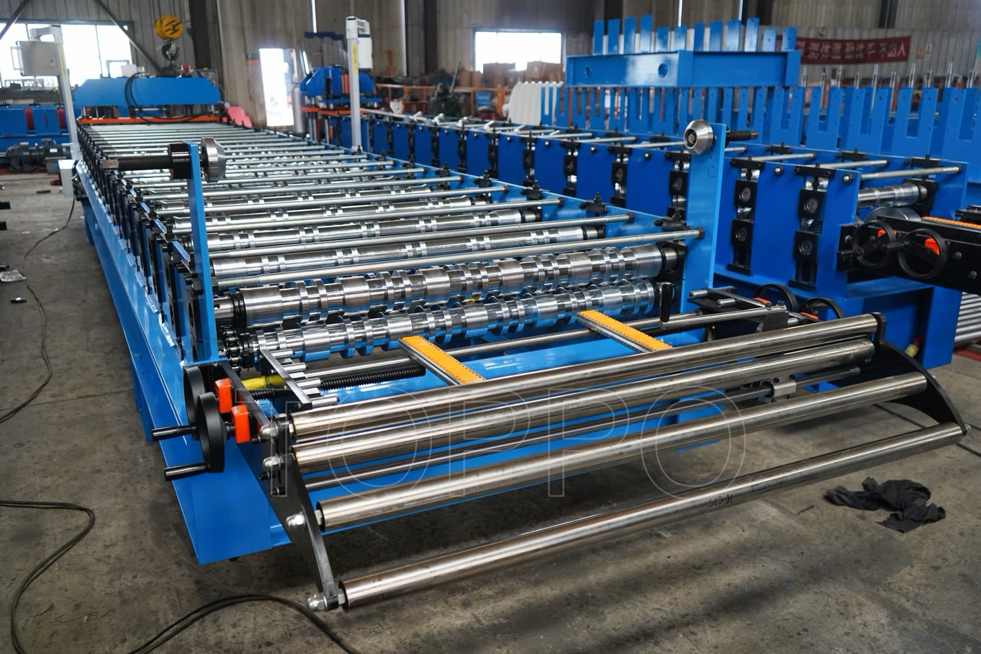 Automatic Trapezoidal Roof Sheet Roll Forming Machine with PLC Touchscreen