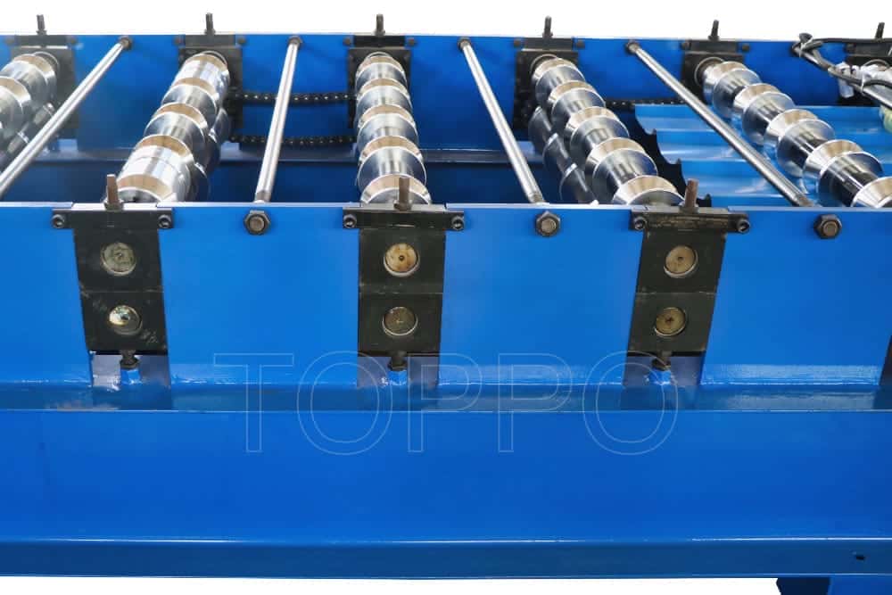 Heavy-Duty Trapezoidal Roof Panel Roll Forming Machine with Red Sheet Output