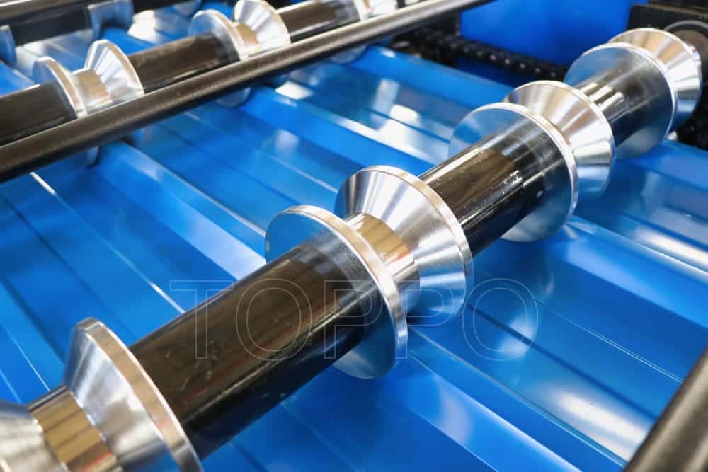 Heavy-Duty Trapezoidal Roof Panel Roll Forming Machine with Red Sheet Output