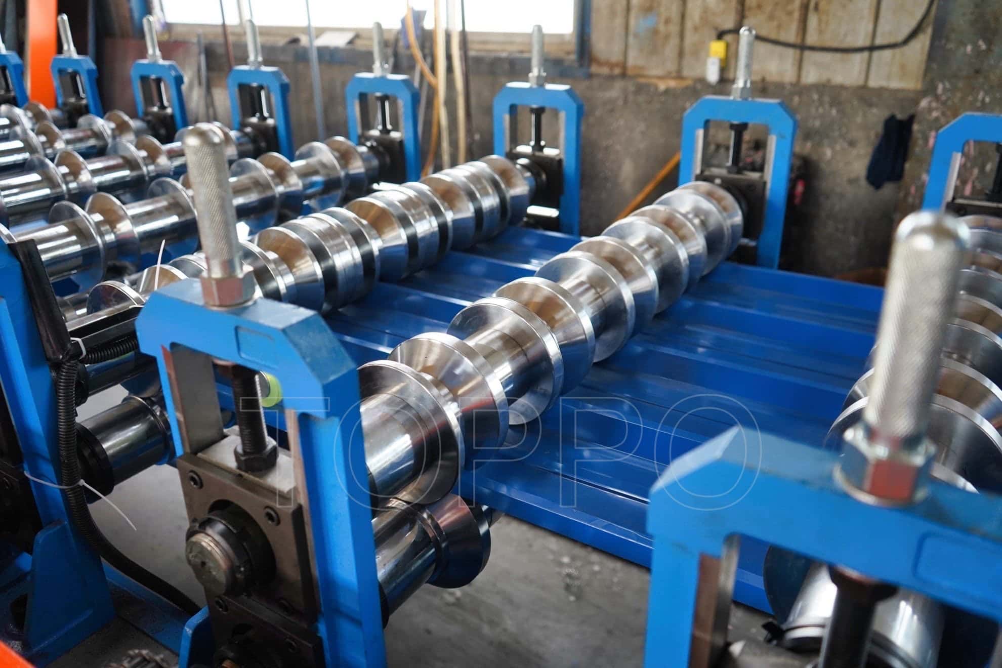 High-Capacity Trapezoidal Sheet Roll Forming Machine for Industrial Use