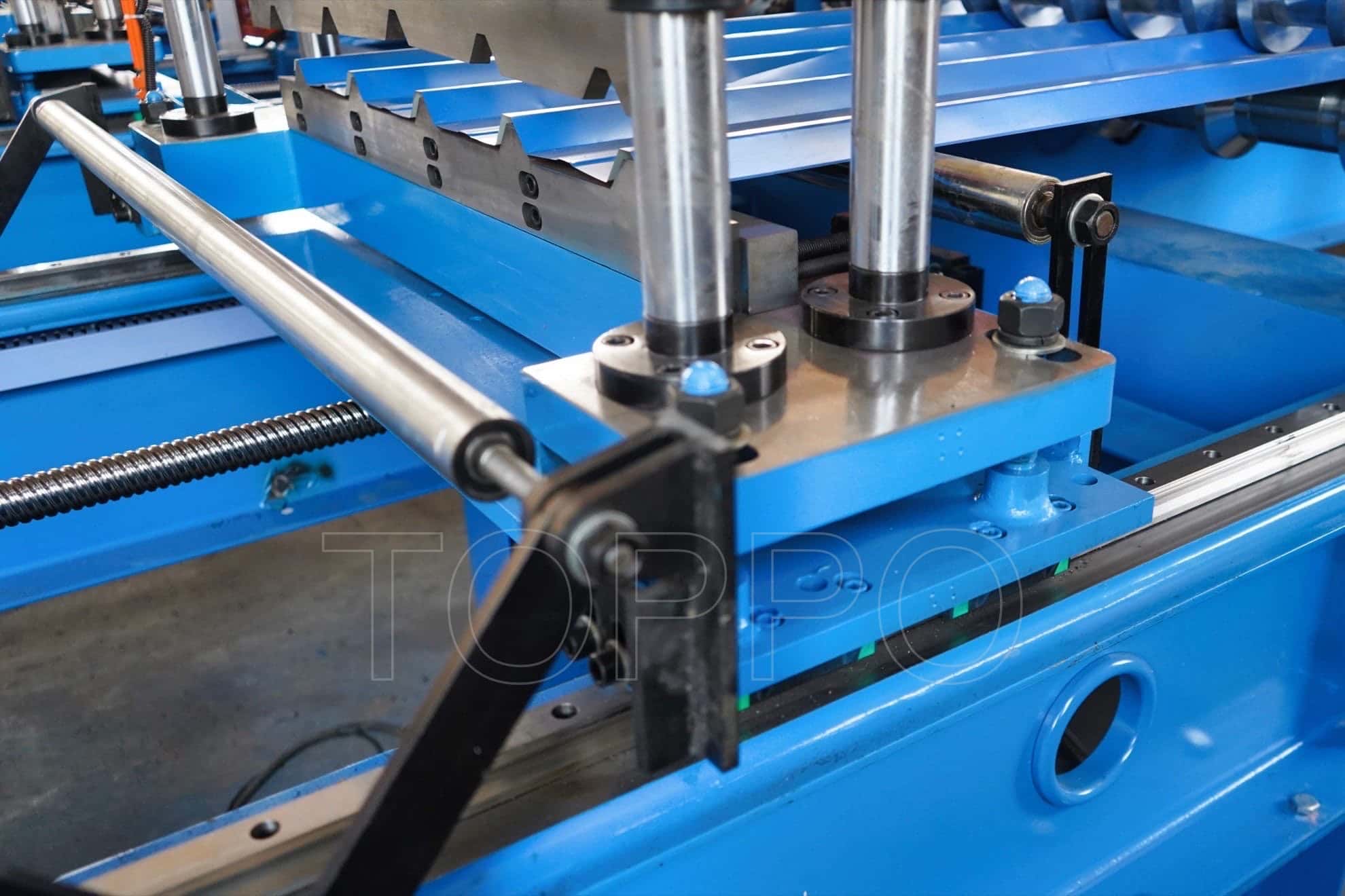 High-Capacity Trapezoidal Sheet Roll Forming Machine for Industrial Use