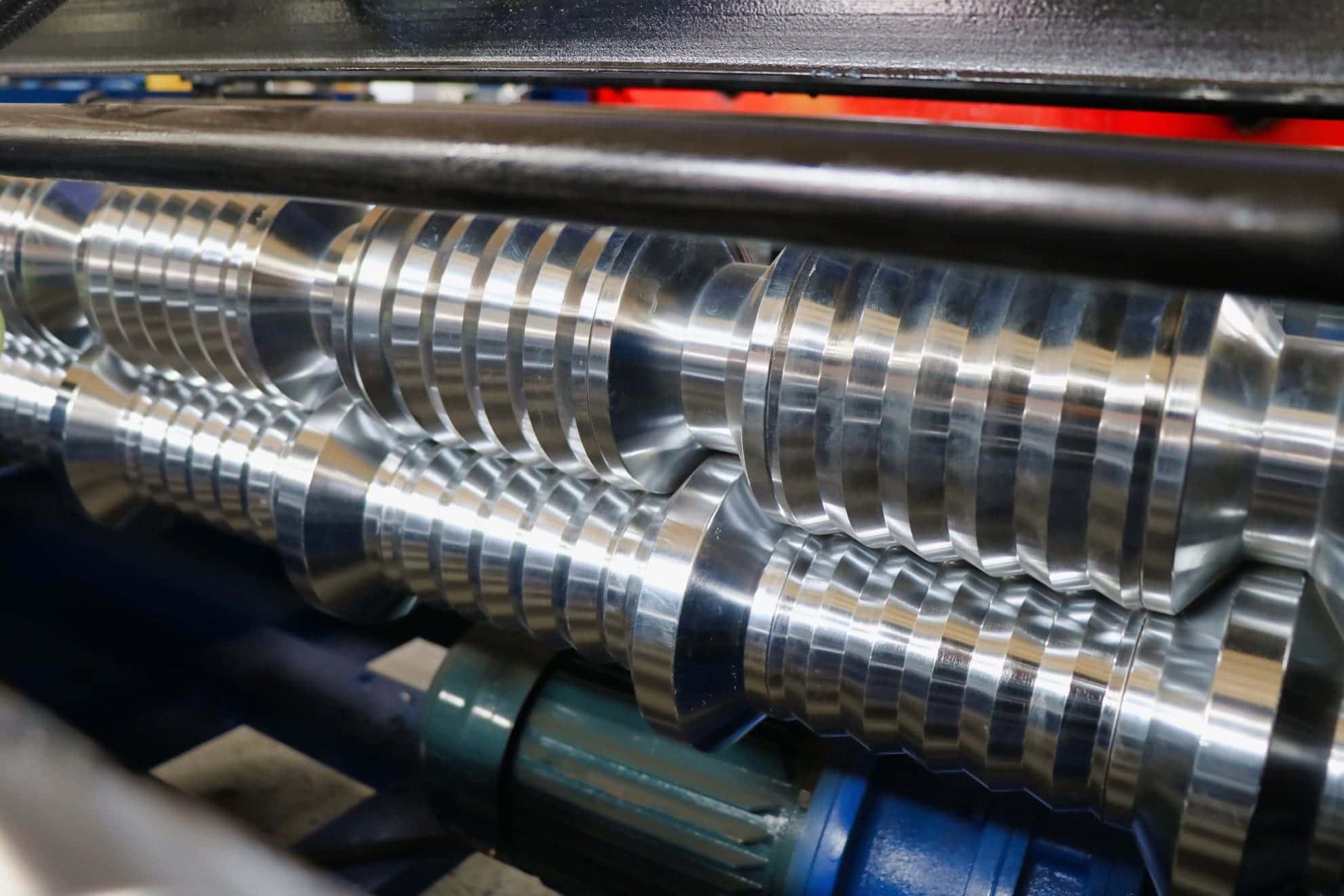 Touchscreen Controlled Trapezoidal Roll Forming Machine with Hydraulic Cutter