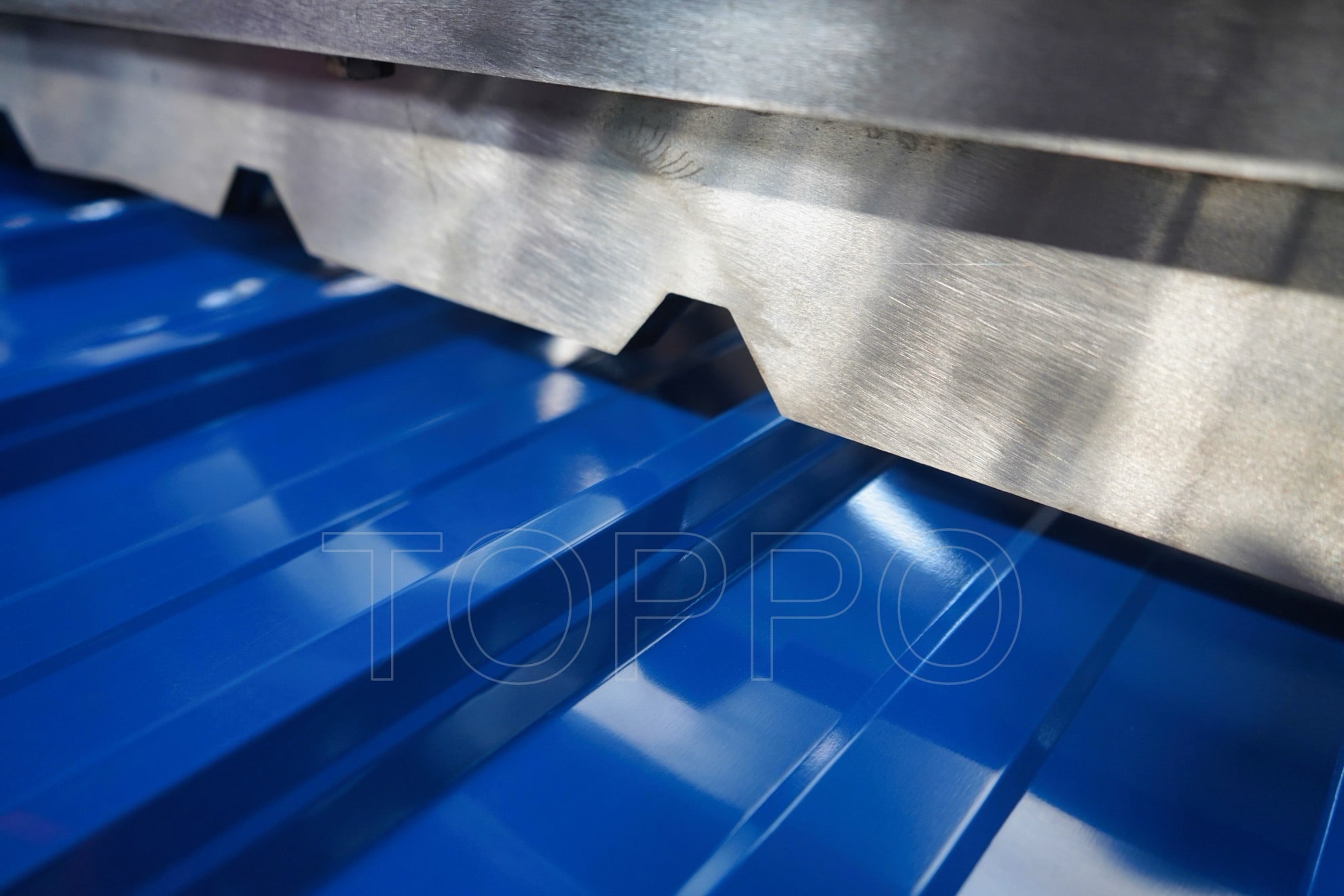 Delta PLC Controlled Trapezoidal Roll Forming Machine with Hydraulic Shear