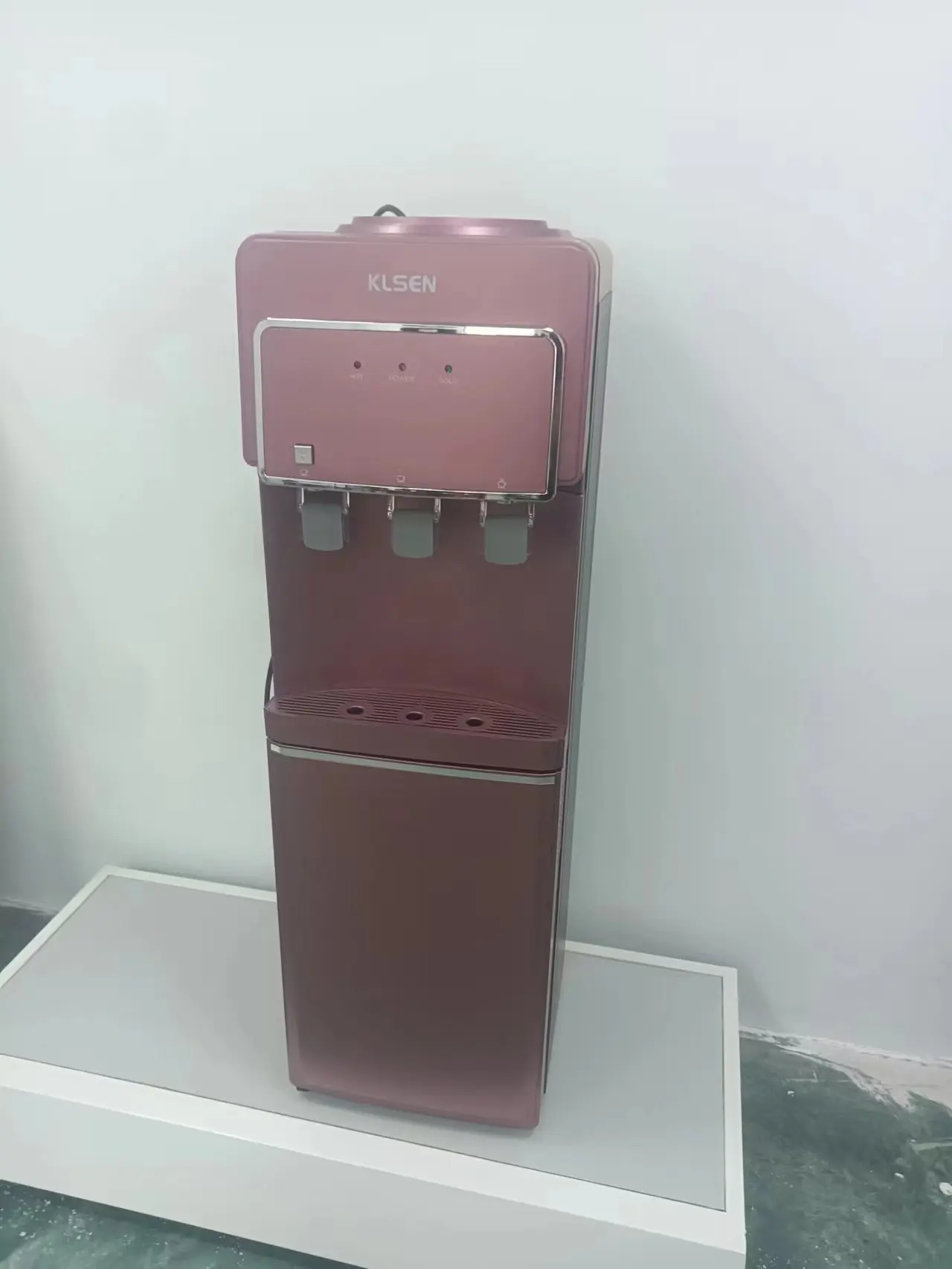 Fast Heating 5 Gallon Bottled Top Loading Electric R134a Compressor Cooling Standing Hot and Cold Water Dispenser