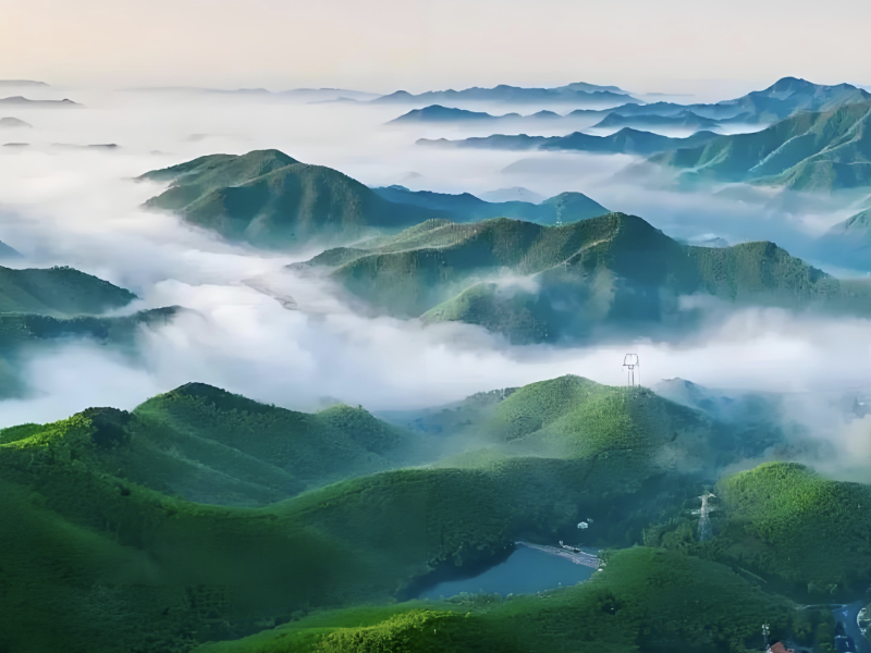 避暑游热度攀升 山地景区打造多元清凉体验