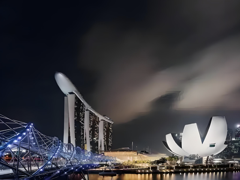 新加坡金管局维持现有货币政策立场 经济表现超预期