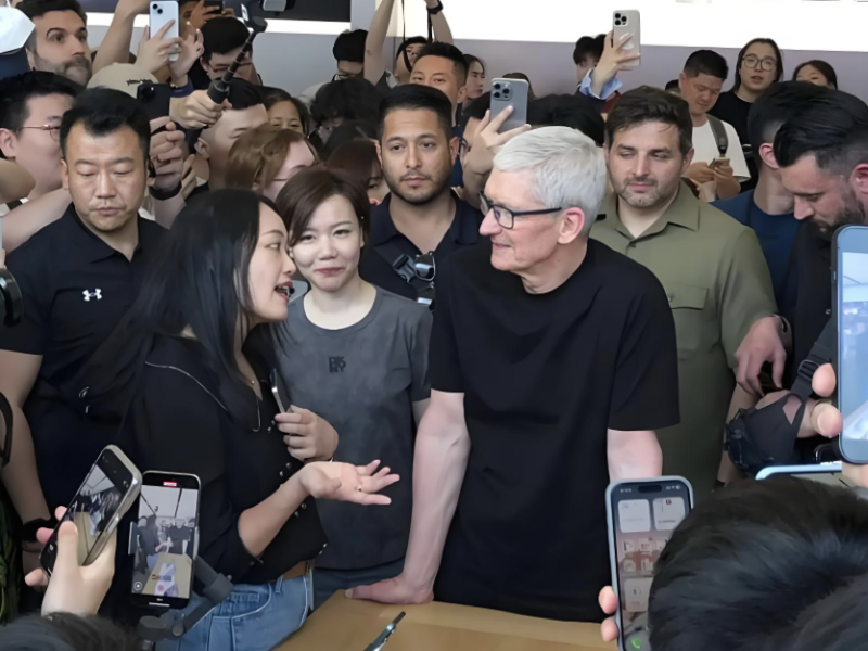 库克抖音直播首秀引爆热搜 iPhone Air中国发售日期官宣