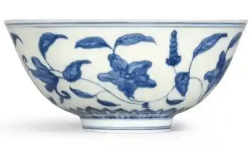 近日，香港苏富比“冈田美术馆藏亚洲艺术珍品”专场拍卖圆满收官，以6.88亿港元的总成交额和100%成交率的“白手套”佳绩惊艳业界。此次拍卖不仅诞生了19件千万级拍品，更一举刷新喜多川歌麿、葛饰北斋《神奈川冲浪里》两项世界拍卖纪录，成为艺术市场的一场盛宴。