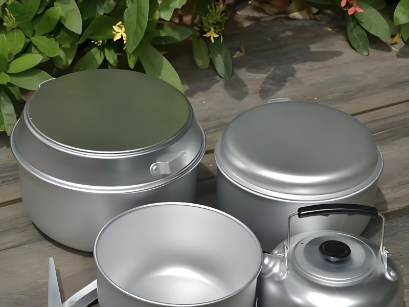 北京时间3月30日晚间：中东铝厂遭袭引发美股铝业板块大涨 铝价或创新高