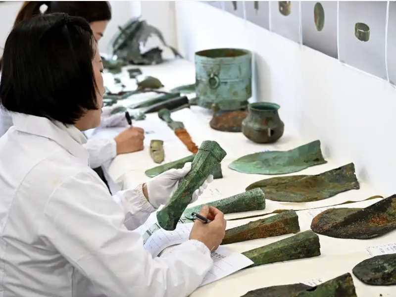 弥勒惊现 2000 年前青铜工匠墓地 揭开历史神秘面纱