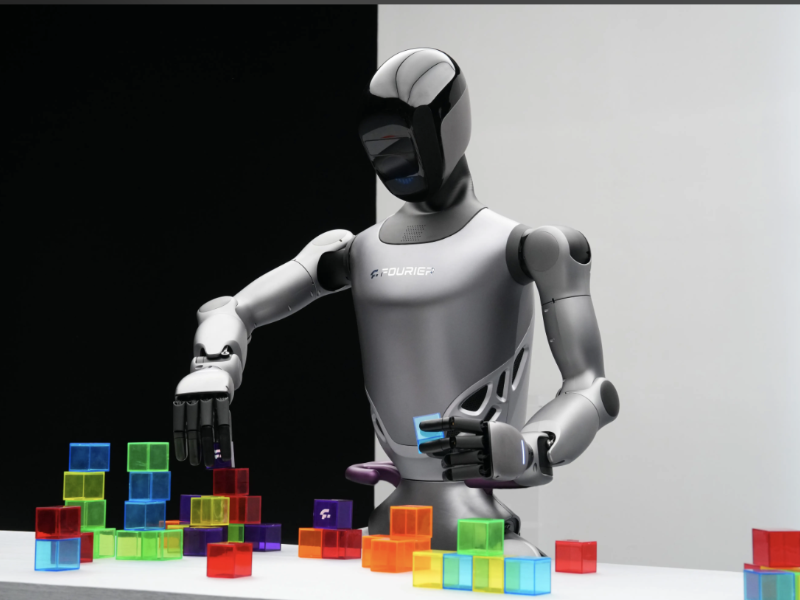 西班牙研发创新机器人：观察学习就能摆餐具 家用服务迎新突破