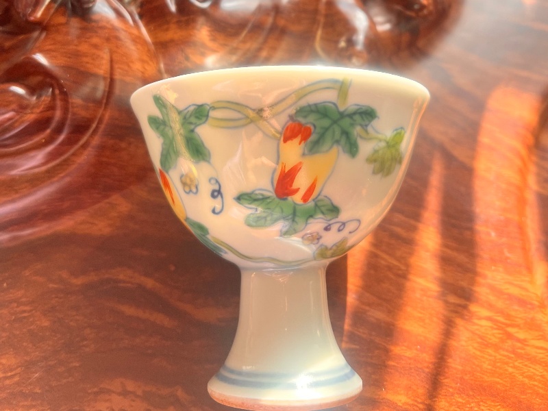 明代瑰宝：大明成化斗彩纹高足杯的艺术传奇