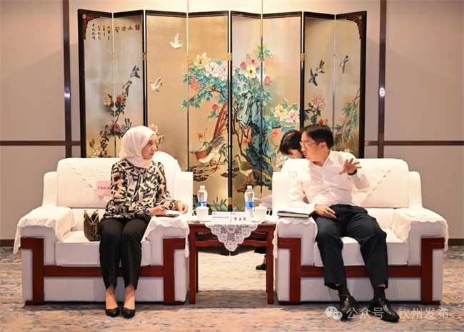 转载‖李玉成会见马来西亚种植与原产业部副秘书长莎利法·阿德丽娜博士一行