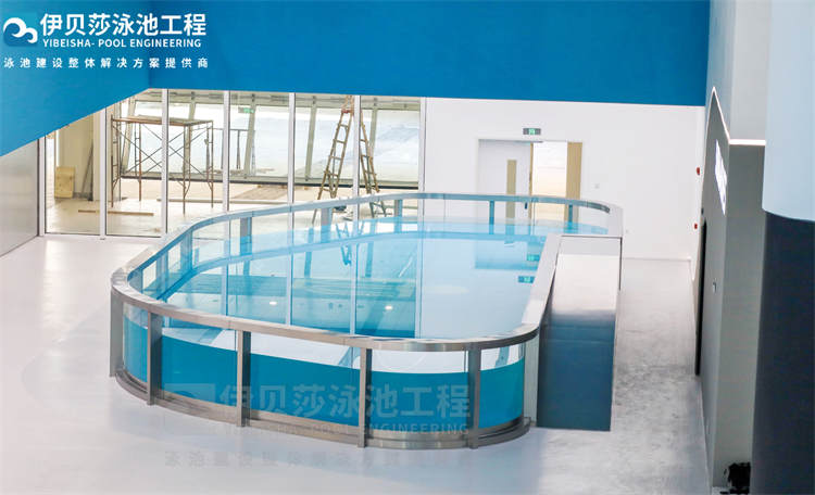 校园游泳池