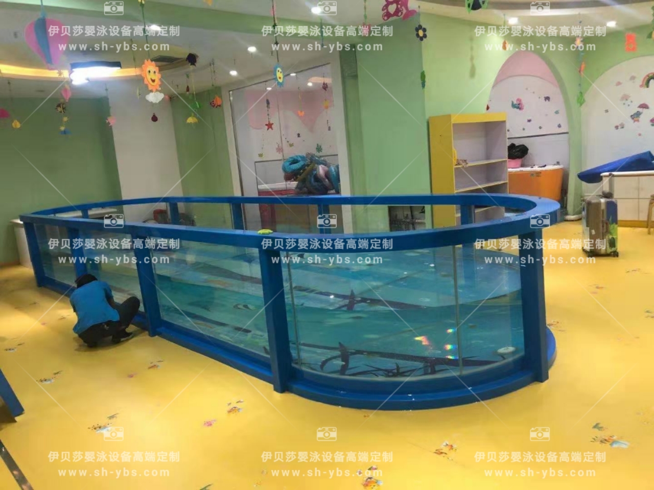 婴儿游泳玻璃池，婴儿游泳设备，儿童游玻璃游泳池，儿童游泳设备