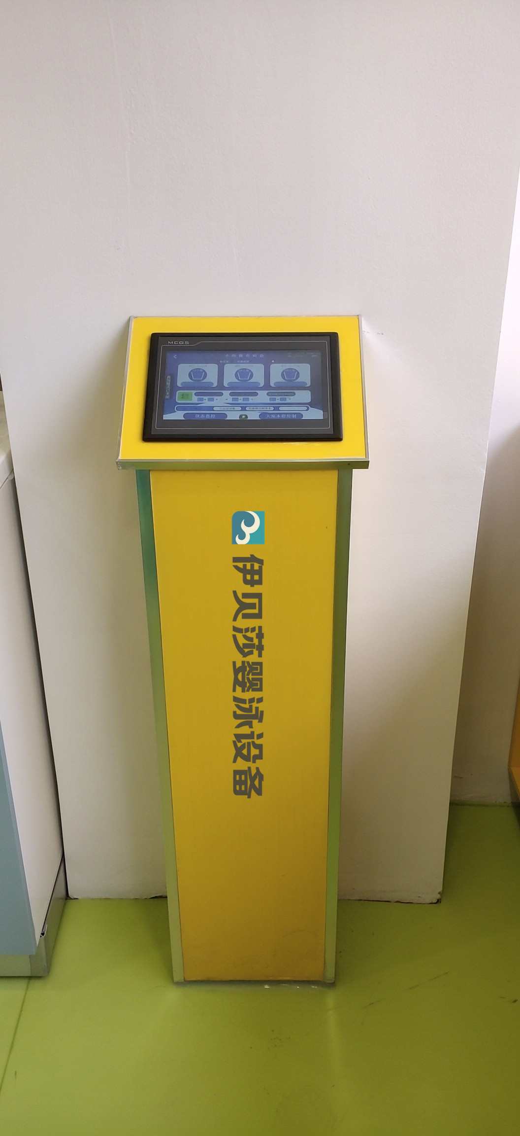 亲子玻璃游泳池，婴儿游泳玻璃池，儿童游泳玻璃池