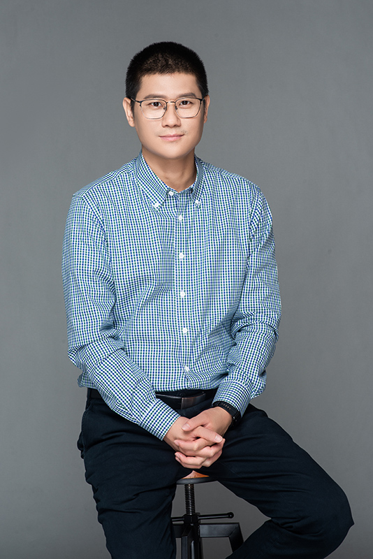 <div style="text-align:center;">
	黎衍超
</div>
<div style="text-align:center;">
	副会长
</div>